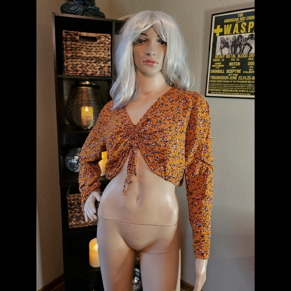 Super cropped burnt orange floral top